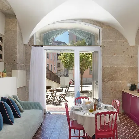 Residentas Apostolos Apartment *