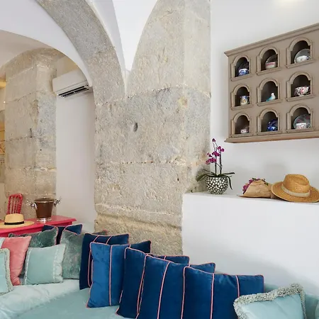 Residentas Apostolos Apartment