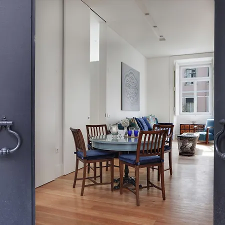 Residentas Apostolos *