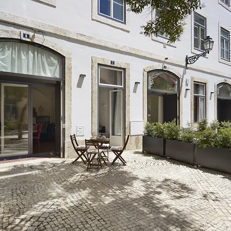 Residentas Apostolos *